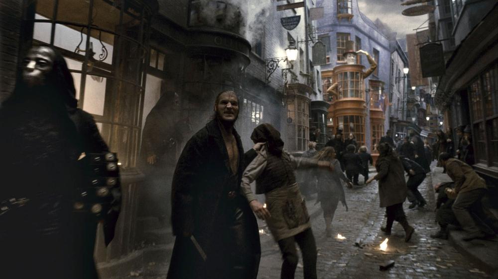 HARRY POTTER AND THE HALF-BLOOD PRINCE, Dave Legeno, 2009. ©Warner Bros.