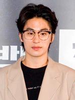Koo Kyo-Hwan : South Korean actor Koo Kyo-Hwan attends a press conference for movie 'Peninsula' in Seoul, South Korea. Movie 'Peninsula' is a sequel to 2016 zombie blockbuster 'Train to Busan' and tells a tale of survivors on the zombie-infested Korean peninsula four years after the events in 'Train to Busan'. The film was selected for the official lineup of this year's Cannes Film Festival.Press conference for Korean movie 'Peninsula' in Seoul, Seoul, South Korea - 09 Jul 2020 Mandatory Credit: Photo by Lee Jae-Won/AFLO/Shutterstock (10730794n)