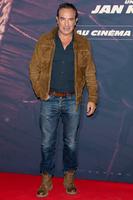 Jean Dujardin attends 'L'Homme Qui Rétrécit' Paris Film Premiere at Le Grand Rex on October 06, 2025 in Paris, France.L'Homme Qui Rétrécit Paris Film Premiere, France - 06 Oct 2025, Mandatory Credit: Photo by Berzane Nasser/ABACA/Shutterstock (15520645dg)