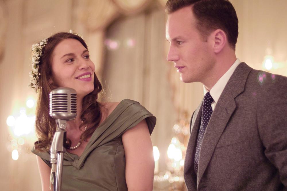 EVENING, from left: Claire Danes, Patrick Wilson, 2007, © Focus Features