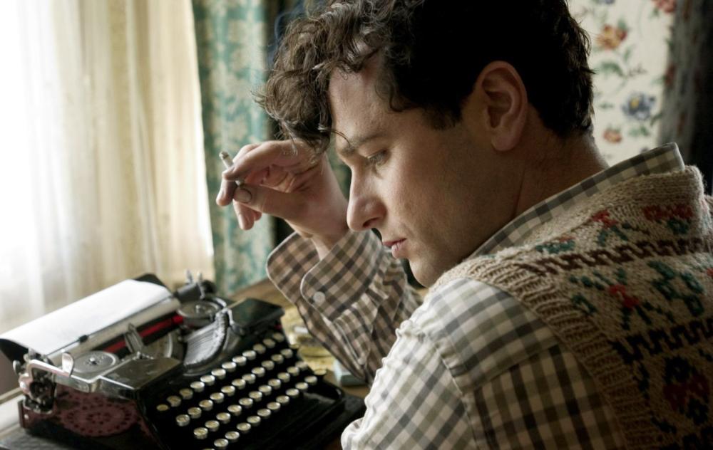 THE EDGE OF LOVE, Matthew Rhys as Dylan Thomas, 2008. ©Capitol Films
