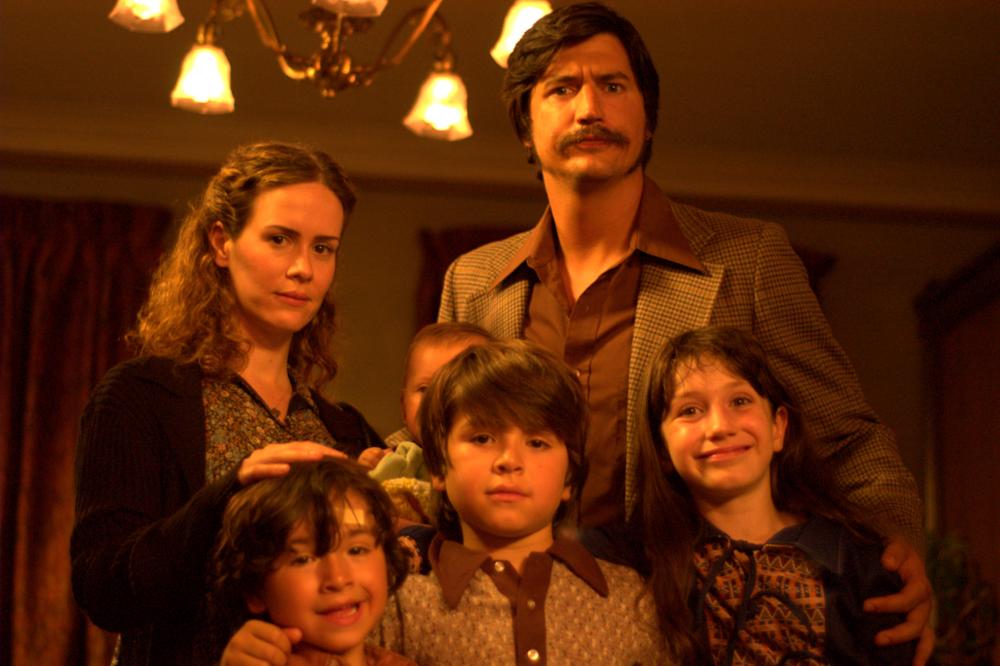 DIGGERS, Sarah Paulson (top left), Ken Marino (top right), Andrew Cherry (middle, obscured), front, l-r: Jonny Pickett, Alex Pickett, Caroline Hunter Wallis, 2006. ©Magnolia Pictures