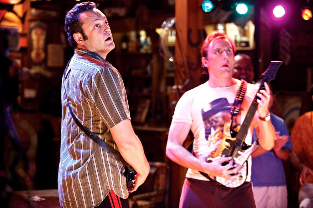 COUPLES RETREAT, from left: Vince Vaughn, Peter Serafinowicz, 2009. Ph: John Johnson/©Universal