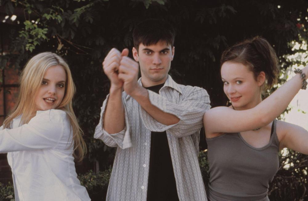 AMERICAN BEAUTY, from left: Mena Suvari, Wes Bentley, Thora Birch, 1999, ©DreamWorks