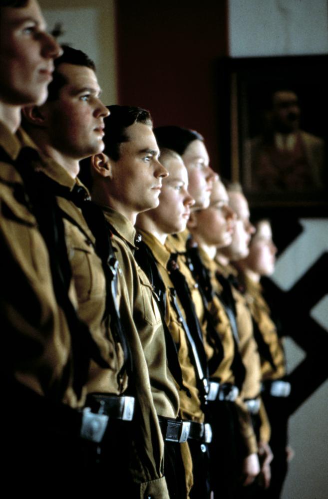 SWING KIDS, Robert Sean Leonard (center), 1993