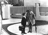 MON ONCLE, (aka MY UNCLE), from left: Alain Becourt, Jacques Tati, 1958