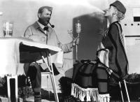 MON ONCLE, (aka MY UNCLE), from left: Jacques Tati, Yvonne Arnaud, 1958