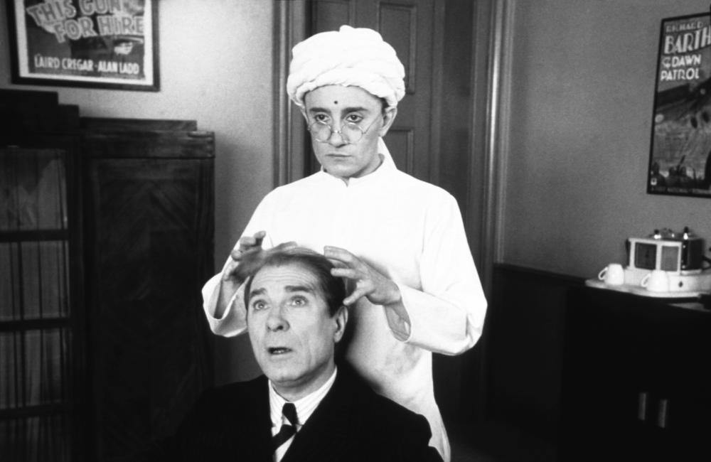 I HATE ACTORS, (aka JE HAIS LES ACTEURS), Jean Poiret (front), Michel Blanc, 1986, © Galazy International