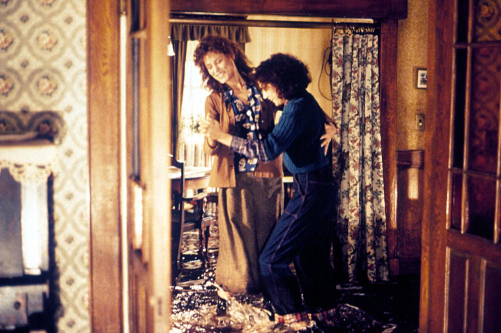 HOUSEKEEPING, Christine Lahti, Sara Walker, 1987