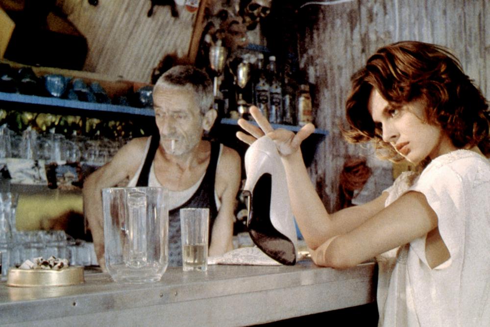 La Lune Dans Le Caniveau Film Complet Cineplex.com | The Moon in the Gutter