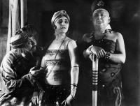 SUMURUN, (aka ONE ARABIAN NIGHT), Pola Negri (center), 1920
