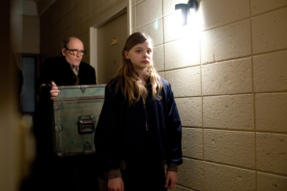LET ME IN, from left: Richard Jenkins, Chloe Moretz, 2010. Ph: Saeed Adyani/©Overture Films