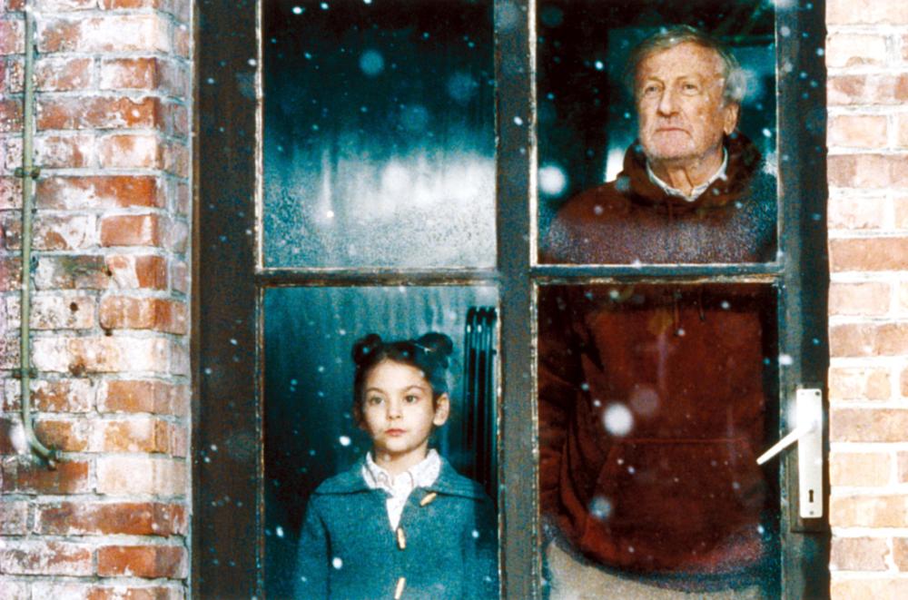 THE GIRAFFE'S NECK, (aka LE COU DE LA GIRAFE), Louisa Pili, Claude Rich, 2004, ©UGC-Fox Distribution