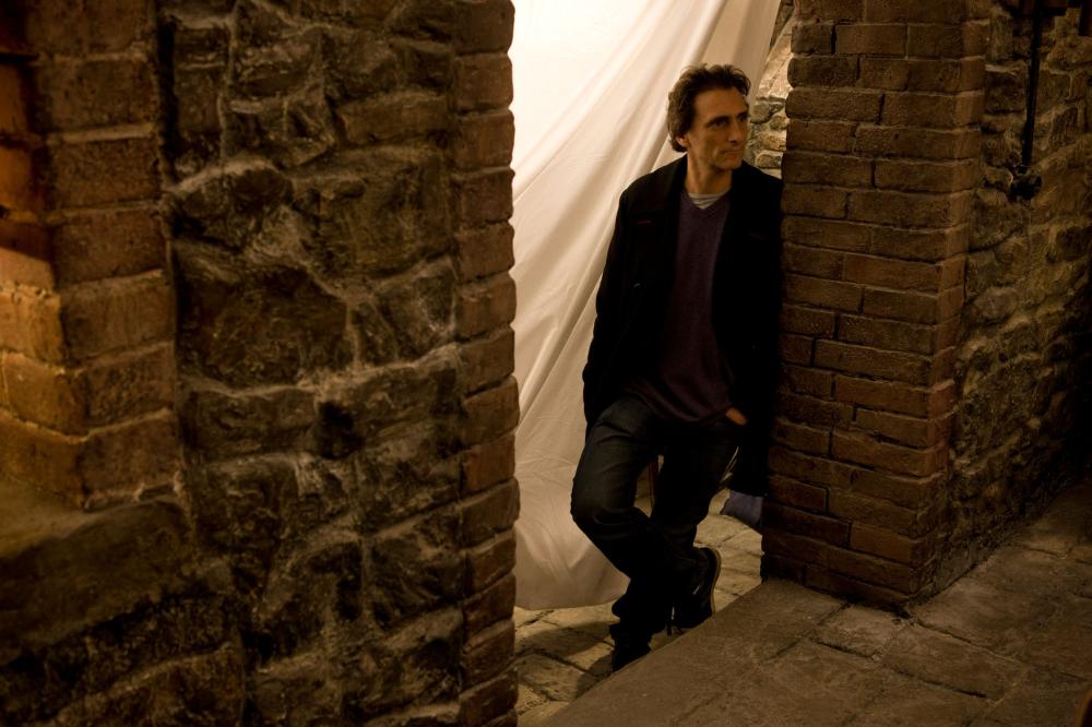INGLOURIOUS BASTERDS, producer Lawrence Bender, on set, 2009. Ph: Francois Duhamel/©Weinstein Company