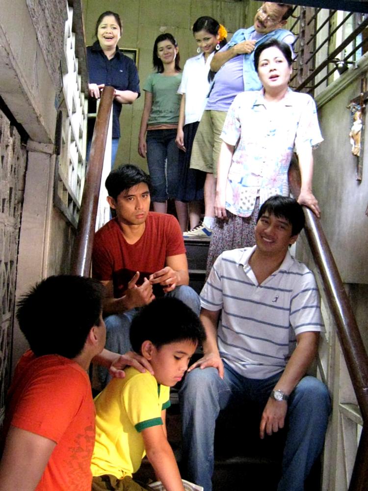 ded na si lolo Ded na si lolo (2009) trailer a large family with lots of issues gather together to mourn the death of the family patriarch but getting in the way of their genuine . ded na si lolo Ded na si lolo (2009) trailer a large family with lots of issues gather together to mourn the death of the family patriarch but getting in the way of their genuine .
