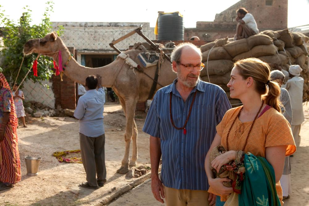 EAT PRAY LOVE, from left: Richard Jenkins, Julia Roberts, 2010. ph: Francois Duhamel/©Columbia Pictures