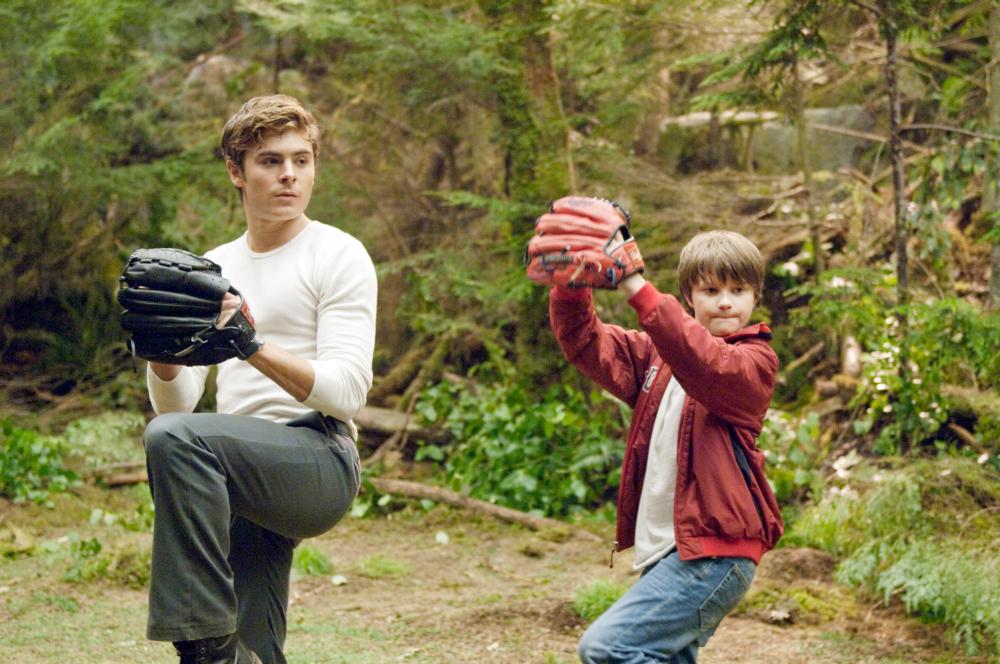CHARLIE ST. CLOUD, l-r: Zac Efron, Charlie Tahan, 2010, ph: Diyah Pera/©Universal Pictures