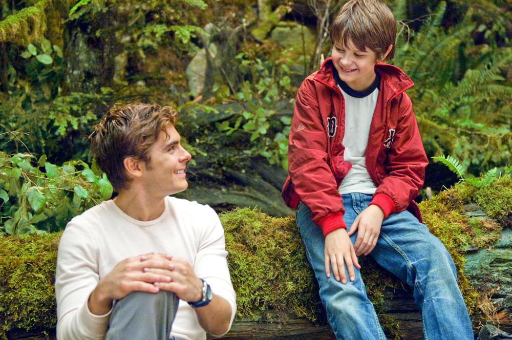 CHARLIE ST. CLOUD, l-r: Zac Efron, Charlie Tahan, 2010, ph: Diyah Pera/©Universal Pictures