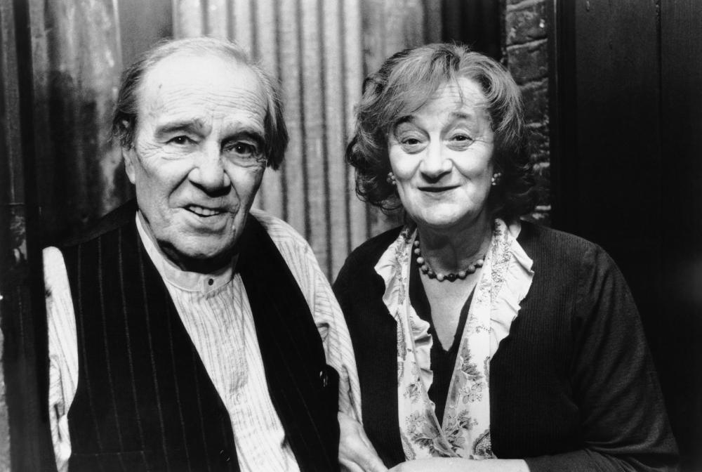 WE THINK THE WORLD OF YOU, from left, Max Wall, Liz Smith, 1988, ©Cinecom Entertainment Group