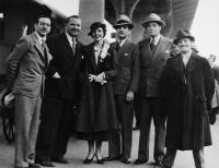 VIVA VILLA, from left: Mexican counsel Alexandro Martinez with Wallace Beery, Mona Maris, Donald Reed, Irving Pichel, George E. Stone as they prepare to leave for location shooting in Mexico, 1934