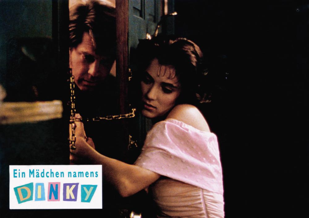 WELCOME HOME, ROXY CARMICHAEL, (aka EIN MADCHEN NAMENS DINKY), from left: Graham Beckel, Winona Ryder, 1990, © Paramount