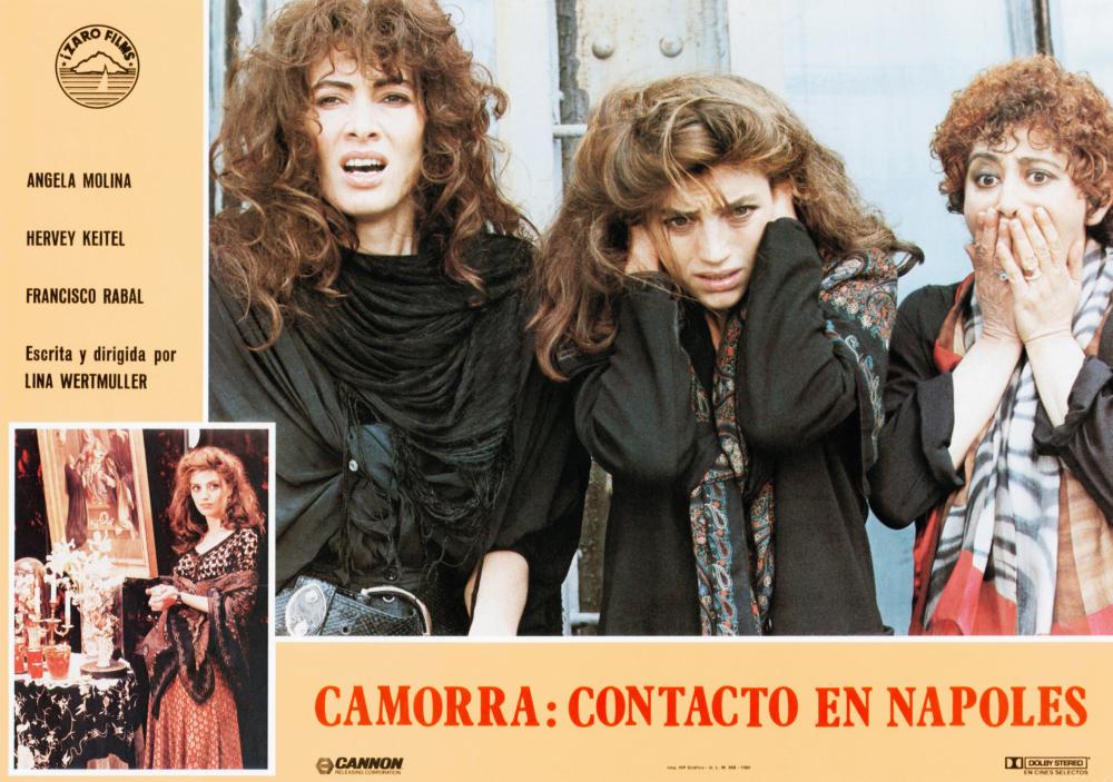 Un Complicato Intrigo di Donne, Vicoli