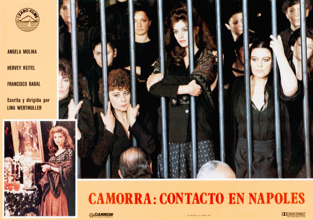 Un Complicato Intrigo di Donne, Vicoli