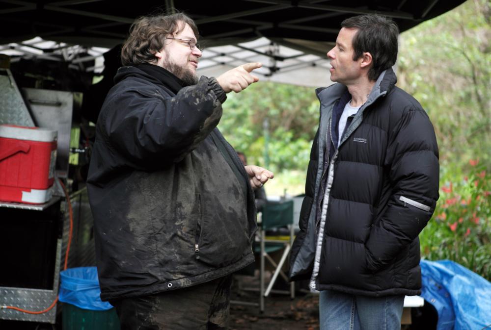 DON'T BE AFRAID OF THE DARK, from left: writer Guillermo del Toro, Guy Pearce, on set, 2010. ph: Carolyn Johns/©FilmDistrict