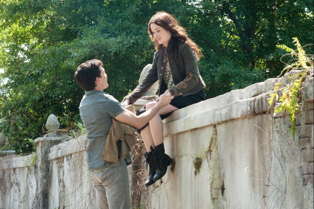 BEAUTIFUL CREATURES, from left: Alden Ehrenreich, Alice Englert, 2013. ph: John Bramley/©Warner Bros. Pictures