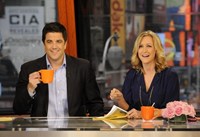 Good Afternoon America, Josh Elliott (L), Lara Spencer (R), 07/09/2012, ©ABC