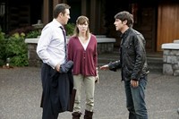 Grimm, Currie Graham (L), Jodie Harwood (C), David Giuntoli (R), 'Bears Will Be Bears', Season 1, Ep. #2, 11/04/2011, ©NBC