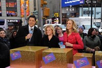 Good Morning America, Josh Elliott (L), Lara Spencer (R), 11/03/1975, ©ABC