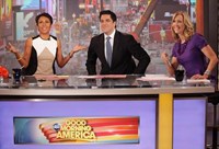 Good Morning America, Robin Roberts (L), Josh Elliott (C), Lara Spencer (R), 11/03/1975, ©ABC