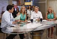 Good Morning America, Josh Elliott (L), Lara Spencer (C), Sam Champion (R), 11/03/1975, ©ABC