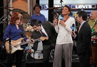 Good Morning America, Josh Elliott (L), Robin Roberts (C), George Stephanopoulos (R), 11/03/1975, ©ABC