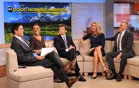Good Morning America, from left: Josh Elliott, Robin Roberts, George Stephanopoulos, Lara Spencer, Sam Champion, 11/03/1975, ©ABC