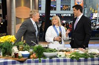 Good Morning America, Sam Champion (L), Josh Elliott (R), 11/03/1975, ©ABC