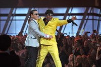 The 2013 Billboard Music Awards, PSY (L), Tracy Morgan (R), 05/19/2013, ©ABC