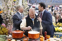 Good Morning America, Sam Champion (L), Josh Elliott (R), 11/03/1975, ©ABC