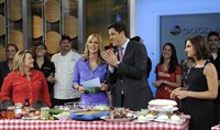 Good Morning America, Lara Spencer (L), Josh Elliott (R), 11/03/1975, ©ABC