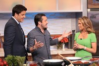 Good Morning America, Josh Elliott (L), Amy Robach (R), 11/03/1975, ©ABC