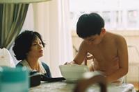 ILO ILO, from left: YEO Yann Yann, Koh Jia Ler, 2013. ©Film Movement