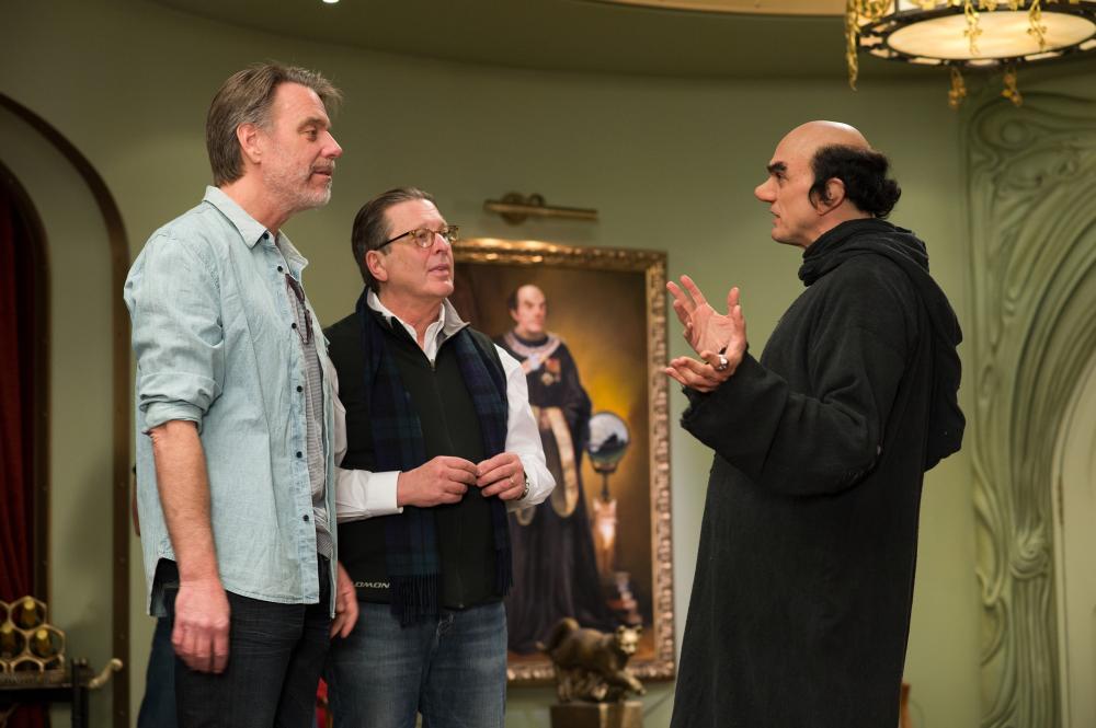 THE SMURFS 2, l-r: director Raja Gosnell, producer Jordan Kerner, Hank Azaria on set, 2013, ph: Jonathan Wenk/©Columbia Pictures