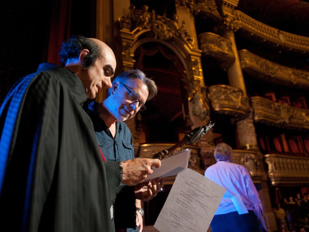 THE SMURFS 2, l-r: Hank Azaria, director Raja Gosnell on set, 2013, ph: Bruno Calvo/©Columbia Pictures