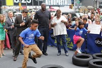 Good Morning America, from left: Lara Spencer, Sam Champion, Josh Elliott, Shaquille O'Neal, 11/03/1975, ©ABC