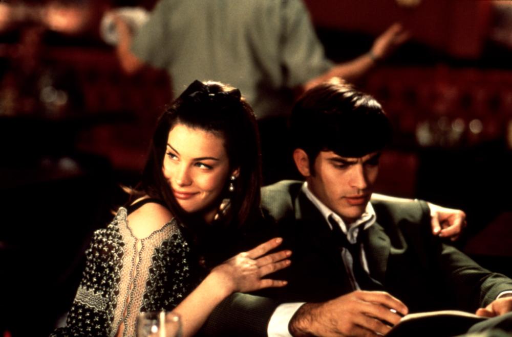 THAT THING YOU DO, Liv Tyler, Johnathon Schaech, 1996, arm around shoulder