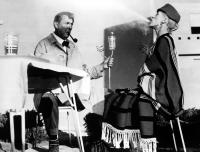 MON ONCLE, (aka MY UNCLE), from left: Jacques Tati, Yvonne Arnaud, 1958