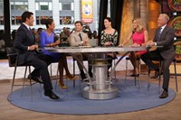 Good Morning America, from left: Josh Elliott, Robin Roberts, George Stephanopoulos, Katy Perry, Lara Spencer, Sam Champion, 11/03/1975, ©ABC
