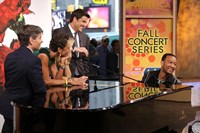 Good Morning America, from left: George Stephanopoulos, Robin Roberts, Lara Spencer, Josh Elliott, John Legend, 11/03/1975, ©ABC