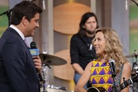 Good Morning America, Josh Elliott (L), Sheryl Crow (R), 11/03/1975, ©ABC